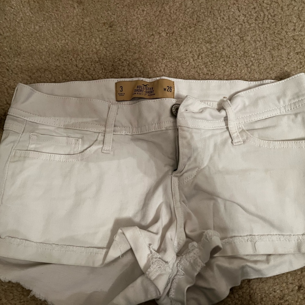 white hollister shorts